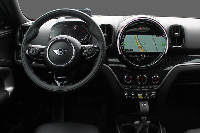 Mini COUNTRYMAN Mini 2.0 Cooper S E ALL4 / JCW Package / Panoramadak / Camera / Leder / 19'' / Harman Kardon / Keyless / Stoelverwarming / DAB / Cruise Control