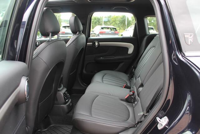 Mini COUNTRYMAN Mini 2.0 Cooper S E ALL4 / JCW Package / Panoramadak / Camera / Leder / 19'' / Harman Kardon / Keyless / Stoelverwarming / DAB / Cruise Control