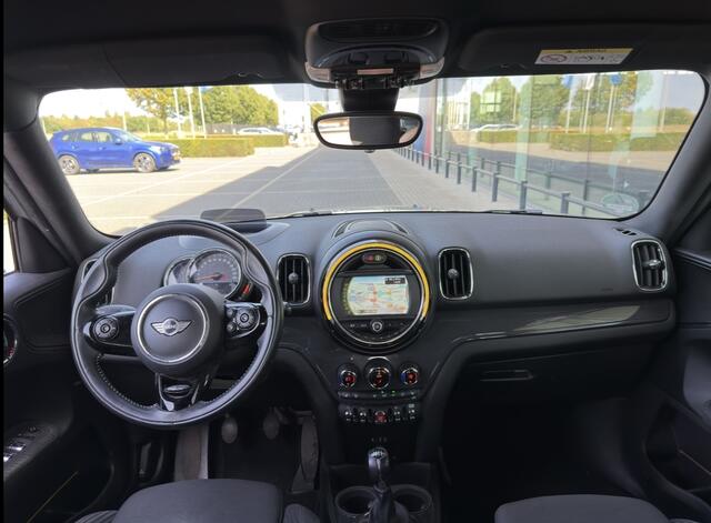 Mini COUNTRYMAN Cooper Chili / Sportstoelen / Comfort Access / LED / Head-Up / Stoelverwarming / Cruise Control / Airconditioning
