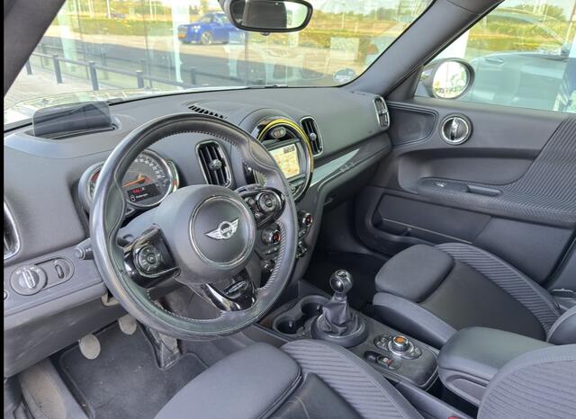 Mini COUNTRYMAN Cooper Chili / Sportstoelen / Comfort Access / LED / Head-Up / Stoelverwarming / Cruise Control / Airconditioning
