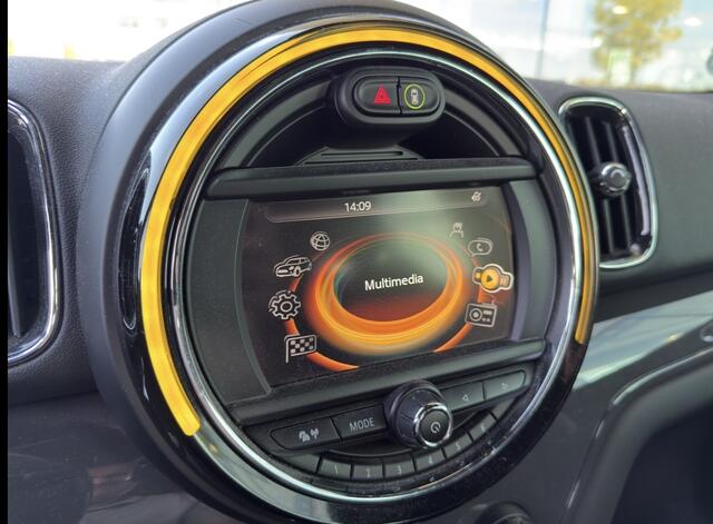 Mini COUNTRYMAN Cooper Chili / Sportstoelen / Comfort Access / LED / Head-Up / Stoelverwarming / Cruise Control / Airconditioning
