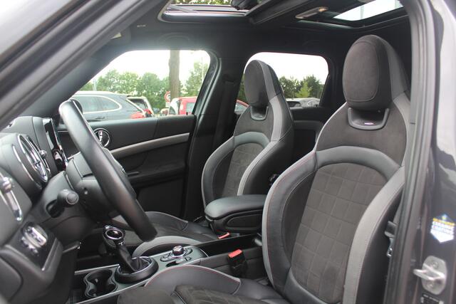 Mini COUNTRYMAN Mini 2.0 Cooper S E ALL4 Chili JCW Package / Panoramadak / Camera / Head-up / Leder / 19'' / Harman Kardon / Keyless / Stoelverwarming / DAB / Cruise Control