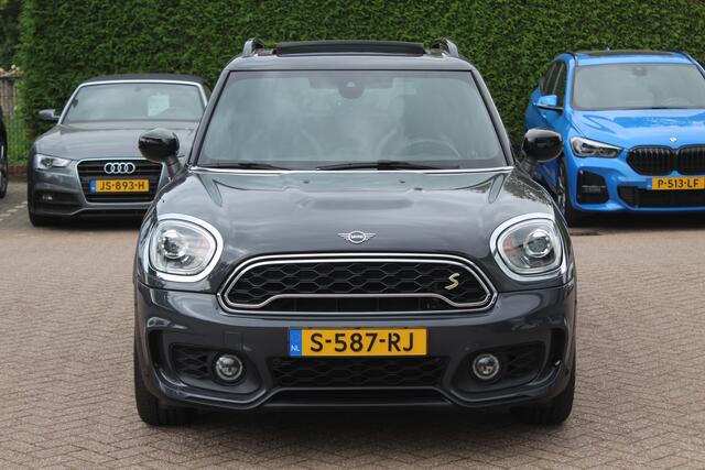 Mini COUNTRYMAN Mini 2.0 Cooper S E ALL4 Chili JCW Package / Panoramadak / Camera / Head-up / Leder / 19'' / Harman Kardon / Keyless / Stoelverwarming / DAB / Cruise Control