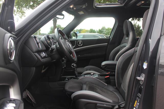 Mini COUNTRYMAN Mini 2.0 Cooper S E ALL4 Chili JCW Package / Panoramadak / Camera / Head-up / Leder / 19'' / Harman Kardon / Keyless / Stoelverwarming / DAB / Cruise Control