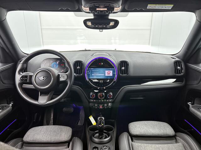 Mini COUNTRYMAN Mini 1.5 Cooper Business Edition Trekhaak | Stoelverwarming | Navigatie | Achteruitrijcamera