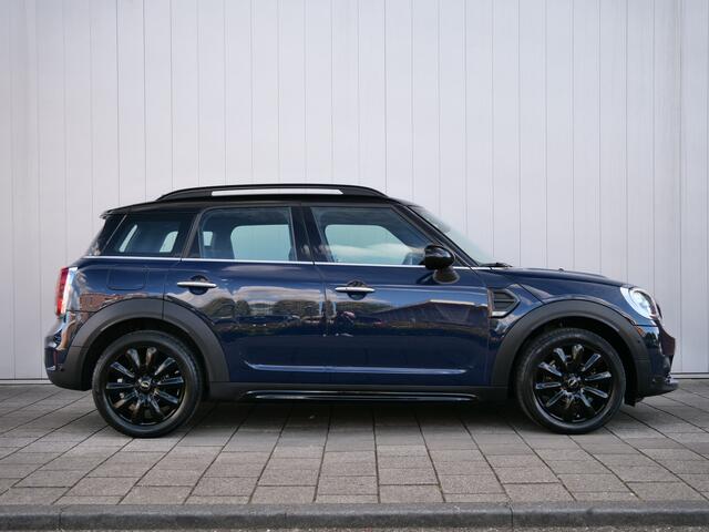 Mini COUNTRYMAN Mini 1.5 136pk Cooper Navigatie / 18 inch / Parkeersensoren