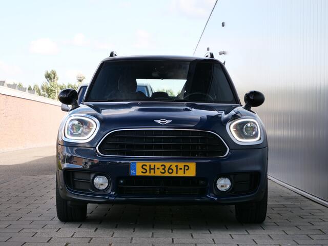 Mini COUNTRYMAN Mini 1.5 136pk Cooper Navigatie / 18 inch / Parkeersensoren
