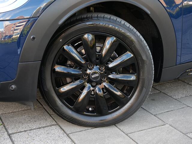 Mini COUNTRYMAN Mini 1.5 136pk Cooper Navigatie / 18 inch / Parkeersensoren