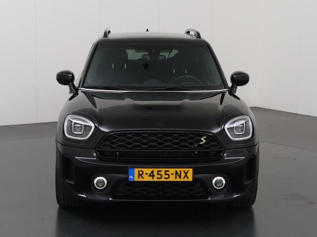 Mini COUNTRYMAN Mini 2.0 Cooper S E ALL4 Classic | Leder | Sportstoelen | Parkeercamera | Head-Up | Navigatie | Cruise Control Adaptief |