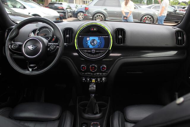 Mini COUNTRYMAN Mini 2.0 Cooper S E ALL4 Chili / Panoramadak / Camera / Head-up / Leder / Harman Kardon / 18'' / Navigatie / Dakspoiler / DAB / Apple CarPlay / Stoelverwarming / Cruise Control