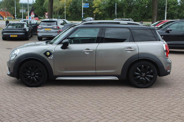 Mini COUNTRYMAN Mini 2.0 Cooper S E ALL4 Chili / Panoramadak / Camera / Head-up / Leder / Harman Kardon / 18'' / Navigatie / Dakspoiler / DAB / Apple CarPlay / Stoelverwarming / Cruise Control