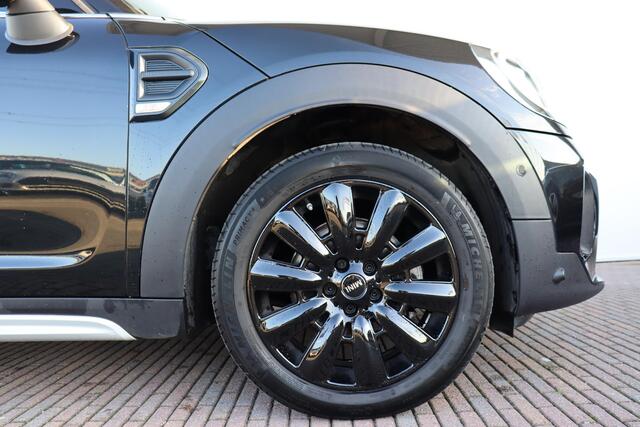 Mini COUNTRYMAN Mini 1.5 Cooper Classic Panoramadak / Comfort Acces / Achteruitrijcamera / Sportstoelen / Stoelverwarming / Cruise control adaptive / DAB / Navigatie /