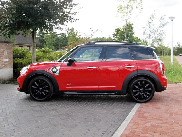 Mini COUNTRYMAN Mini 2.0 Cooper S E ALL4 Chili | Apple Carplay | Cruise Control | Parkeersensoren | Stoelverwarming |