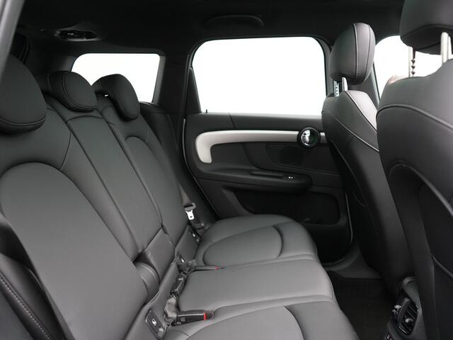 Mini COUNTRYMAN 2.0 Cooper S E ALL4 MINI Yours 225pk Dealer O.H PHEV | Panodak | Head Up | Adaptive Cruise | Lederen Sportstoelen Memory & Verwarmd | Camera | Apple Carplay | Navigatie | Keyless | Virtual | DAB |