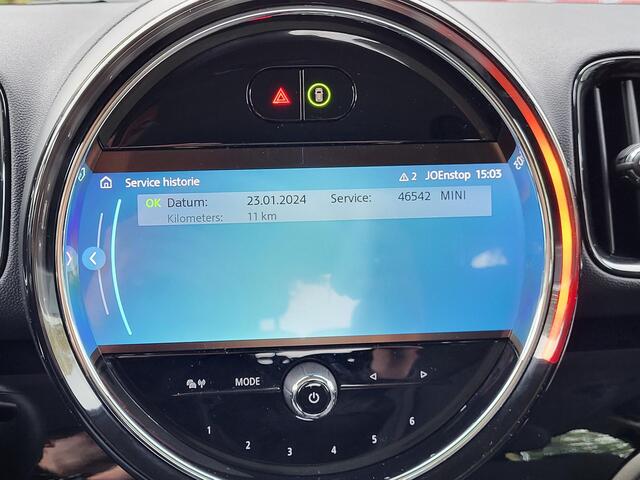 Mini COUNTRYMAN Mini 2.0 Cooper S E ALL4 Essential Automaat / Navigatie / Camera / Headup Display / Verwarmde voorstoelen / Automatische airco /