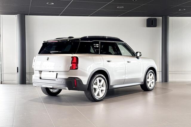 Mini COUNTRYMAN 1.5 C Classic M Plus | Glazen Panoramadak | Head-up Display | Stoelverwarming | Trekhaak |