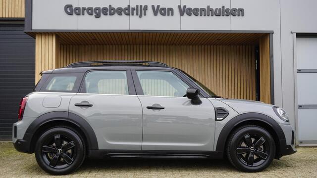 Mini COUNTRYMAN 1.5 136pk Automaat Cooper *Facelift* Pano.Dak LED Sportstoelen HUD Virtual Cockpit *Black Optik* Moonwalk Grey Pearl NL auto!