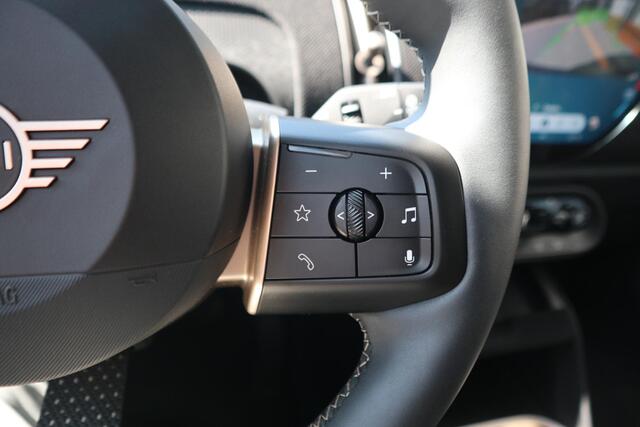 Mini COUNTRYMAN C Classic | Pakket M | Stoel- en Stuurverwarming | Comfort Access | Panorama Dak | Trekhaak | Head-Up