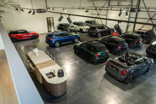 Mini COUNTRYMAN Cooper SE Hybrid ALL4 JCW-Trim | Navi | Panorama | Half Leder | Memory | Head-Up | H&K | Camera | 19"LM | Midnight Black