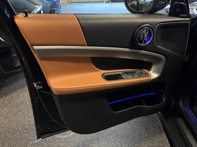 Mini COUNTRYMAN Mini 2.0 Cooper S E ALL4 / Chester / Panoramadak / H-K / Dab+ / Apple Carplay / HeadUp / Keyless / Picnic Bench - NIEUWSTAAT -