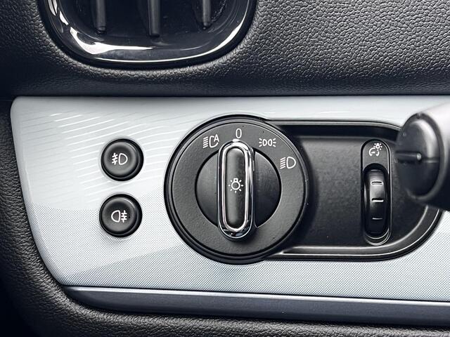 Mini COUNTRYMAN 1.5 Cooper S E ALL4 MINI Yours Automaat / Dealer onderhouden / Leder / Schuifdak / Elektrische stoelen & klep / Harman Kardon / Adaptieve CC / HUD / Achteruitrijcamera / Parkeer assistent / Apple Carplay Android / 19" LM wielen /