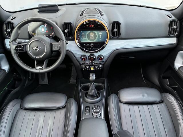 Mini COUNTRYMAN 1.5 Cooper S E ALL4 MINI Yours PHEV / Leder / Schuif-/kantel dak / Elektrische stoelen/-Achterklep / Harman Kardon / Adaptieve Cruise Control / Head Up Display / Achteruitrijcamera / Parkeer assistent / Apple Carplay/Android Auto / 19" LM wielen /