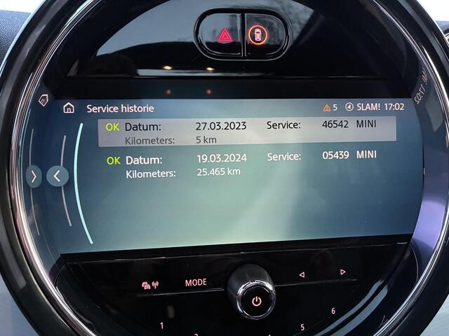 Mini COUNTRYMAN 1.5 Cooper S E ALL4 MINI Yours PHEV / Leder / Schuif-/kantel dak / Elektrische stoelen/-Achterklep / Harman Kardon / Adaptieve Cruise Control / Head Up Display / Achteruitrijcamera / Parkeer assistent / Apple Carplay/Android Auto / 19" LM wielen /