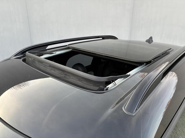 Mini COUNTRYMAN 1.5 Cooper S E ALL4 MINI Yours PHEV / Leder / Schuif-/kantel dak / Elektrische stoelen/-Achterklep / Harman Kardon / Adaptieve Cruise Control / Head Up Display / Achteruitrijcamera / Parkeer assistent / Apple Carplay/Android Auto / 19" LM wielen /