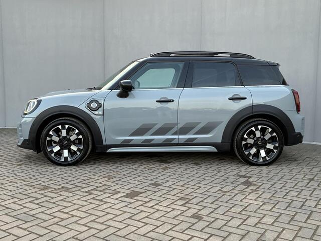 Mini COUNTRYMAN 1.5 Cooper S E ALL4 MINI Yours PHEV / Leder / Schuif-/kantel dak / Elektrische stoelen/-Achterklep / Harman Kardon / Adaptieve Cruise Control / Head Up Display / Achteruitrijcamera / Parkeer assistent / Apple Carplay/Android Auto / 19" LM wielen /