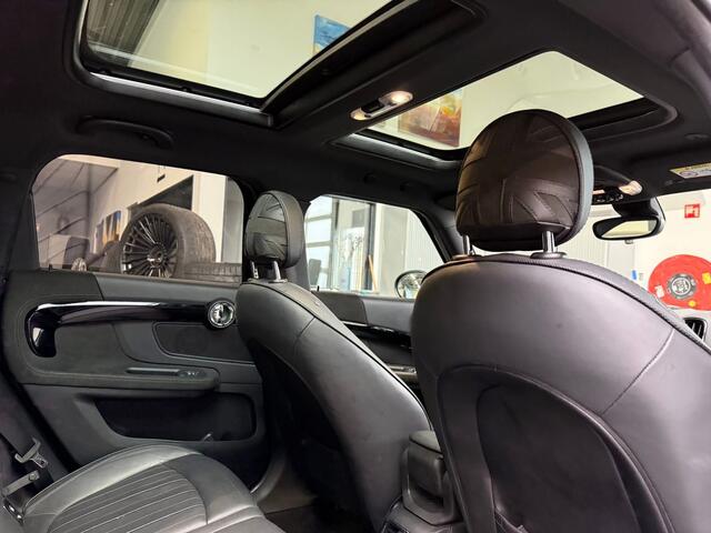 Mini COUNTRYMAN Mini 2.0 John Cooper Works ALL4 231 PK Chili Panoramadak Leer Harman-Kardon Elek Stoelverstelling Head-Up Display Led Achteruitrijcamera Keyless Entry Vol!