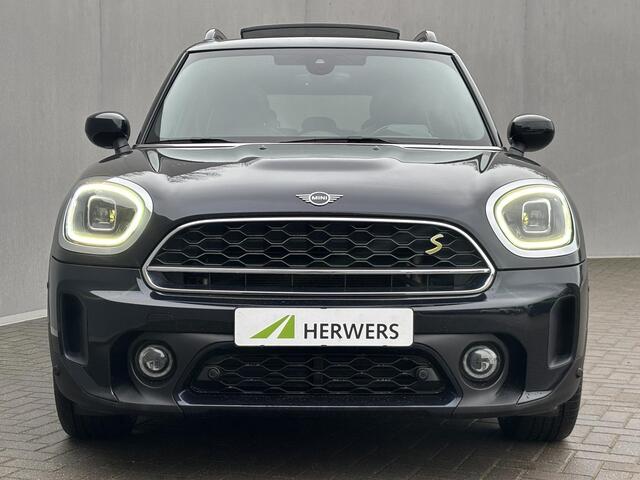 Mini COUNTRYMAN 1.5 Cooper S E ALL4 Yours PHEV / Schuif & Kanteldak / EAER 41 km / Leder / Harman Kardon / 1.500 kg Trekgewicht / Head Up Display / Navigatie / Elektrische stoelen / Adaptieve CC / Apple Carplay & Android / Camera / PDC / Stoel Verwarming /
