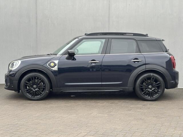 Mini COUNTRYMAN 1.5 Cooper S E ALL4 Yours PHEV / Schuif & Kanteldak / EAER 41 km / Leder / Harman Kardon / 1.500 kg Trekgewicht / Head Up Display / Navigatie / Elektrische stoelen / Adaptieve CC / Apple Carplay & Android / Camera / PDC / Stoel Verwarming /