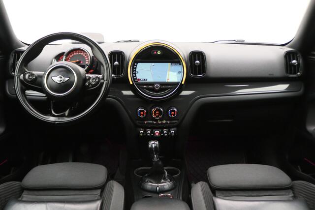 Mini COUNTRYMAN Mini 1.5 Cooper Chili Leder/Stof, Panoramadak, H&K, Head-Up, Apple Carplay, Trekhaak, 18''