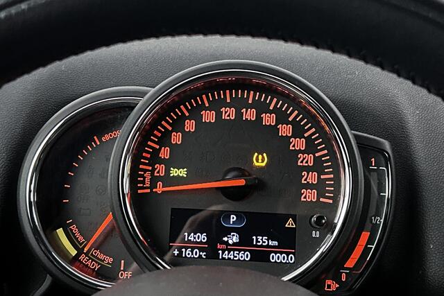 Mini COUNTRYMAN Mini 1.5 Cooper S E ALL4 Chili | Leder | Stoelverwarming | Navigatie | LED