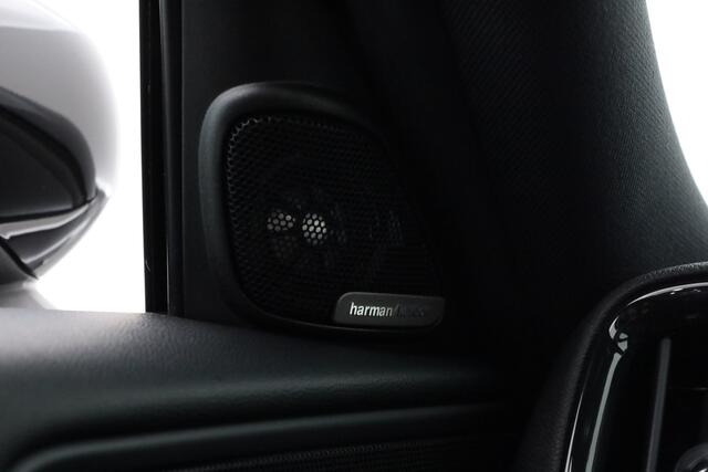 Mini COUNTRYMAN Mini Cooper S E ALL4 John Cooper Works | S/K-dak | Memory | HUD | Harman/Kardon | Stoelverw. | Camera+PDC | LED | Nav+CarPlay | V