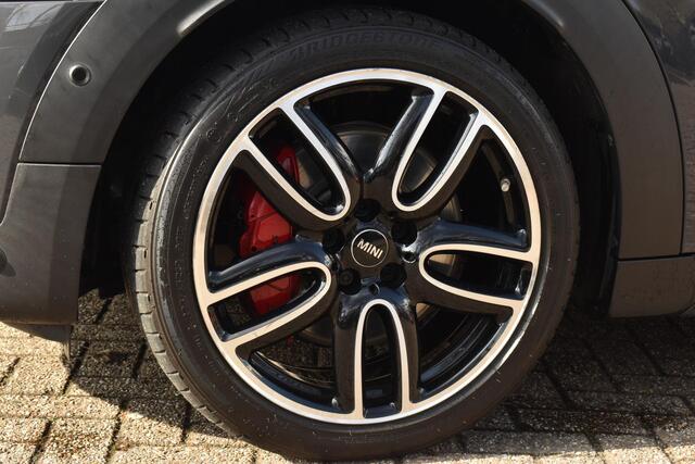 Mini COUNTRYMAN Mini 2.0 John Cooper Works ALL4 Schuifdak | H&K | Navi | 100% Onderhouden | 12 mnd BOVAG garantie | Whatsapp 06-53188999