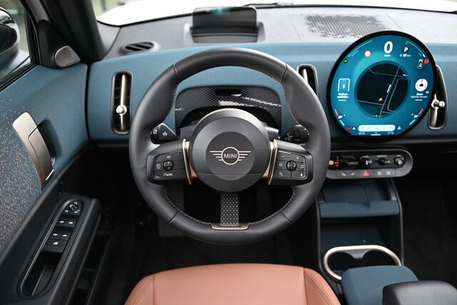 Mini COUNTRYMAN C Automaat / Pakket XL / Favoured / 19" Kaleido Spoke 2-tone