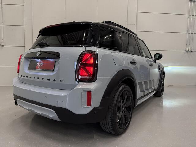 Mini COUNTRYMAN 2.0 Cooper SE ALL4 Untamed PANO/H&K/HEAD-UP/CAMERA/18"BLACK/MEMORY/SFEER/UNION-FLAG A.LICHTEN/UNIEKE AUTO, ALLE EXTERIEUR ACCENTEN BLACK ALL BLACK INCL. BELTLINE EN VELGEN BLACK/MOMENTUM-GREY