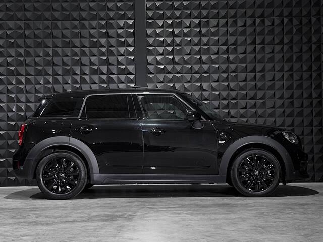 Mini COUNTRYMAN Mini 1.5 Cooper S E ALL4 Chili | All Black | Pano | 18"| HUD | Ad. Li | Sportstoelen |
