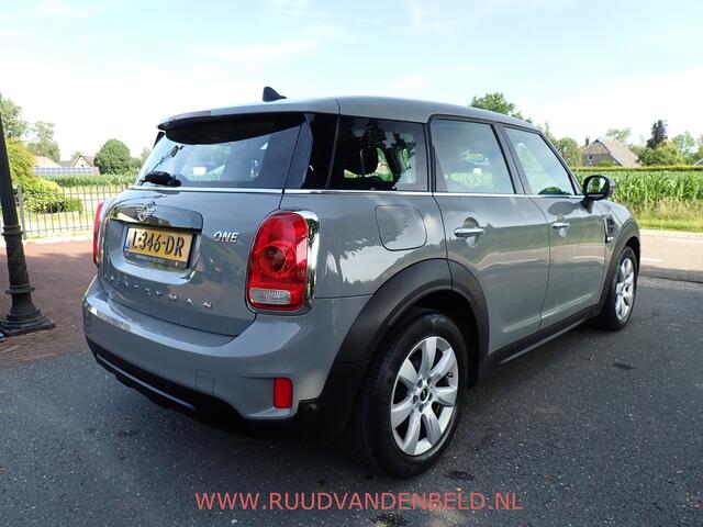 Mini COUNTRYMAN 1.5 One / CARPLAY / STOELVERWARMING / KEYLESS