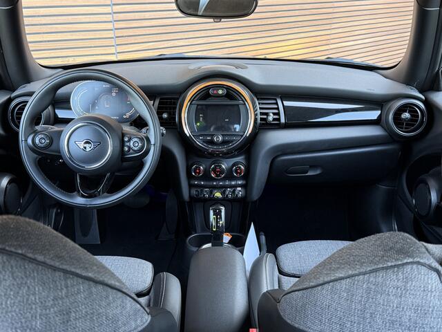 Mini Electric Mini Essential 33 kWh Camera / DAB+ / Navi / Lm Velgen / Clima / Stoelverwarming
