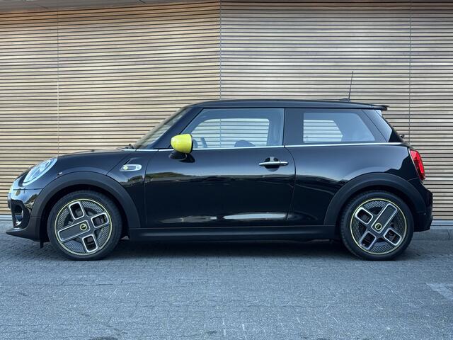 Mini Electric Mini Essential 33 kWh Camera / DAB+ / Navi / Lm Velgen / Clima / Stoelverwarming