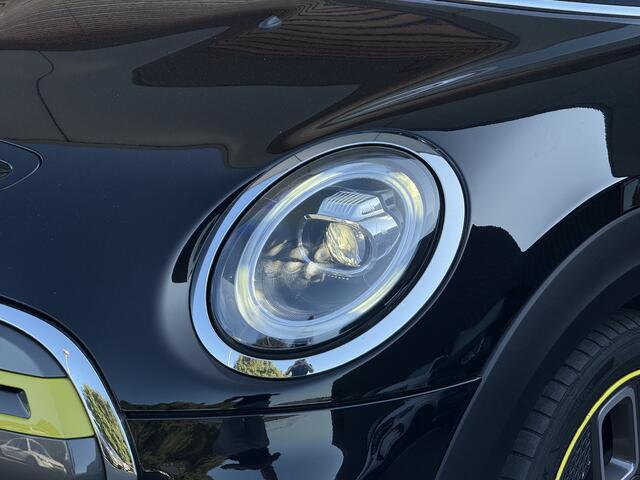 Mini Electric Mini Essential 33 kWh Camera / DAB+ / Navi / Lm Velgen / Clima / Stoelverwarming