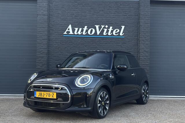Mini Electric Cooper SE Panodak | Head-Up | Sportleder | Adaptive Cruise | Camera | Stoelverwarming