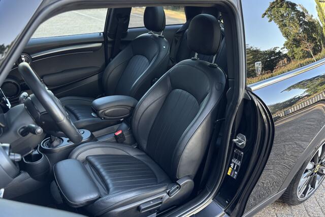 Mini Electric Cooper SE Panodak | Head-Up | Sportleder | Adaptive Cruise | Camera | Stoelverwarming