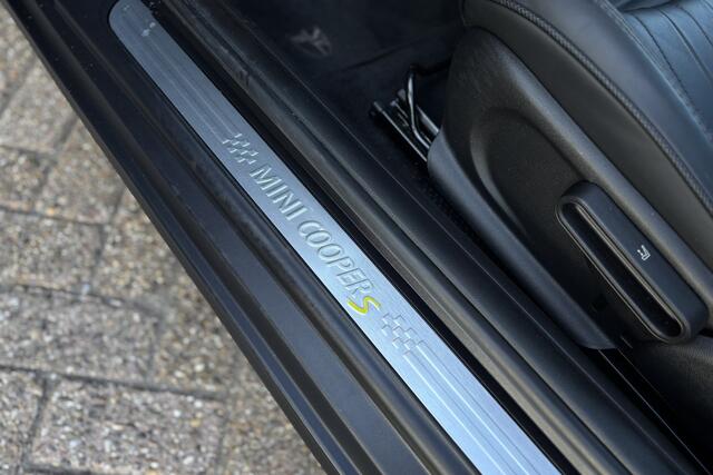 Mini Electric Cooper SE Panodak | Head-Up | Sportleder | Adaptive Cruise | Camera | Stoelverwarming