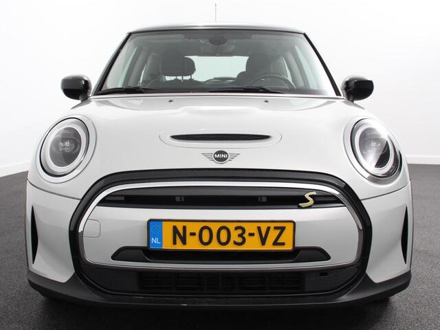 Mini Electric Mini Business Edition 33 kWh | Navigatie | Climate Control | Lichtmetalen Velgen | Dab | Parkeer sensoren