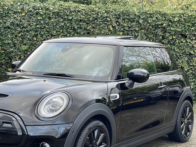 Mini Electric Yours | Harman/Kardon | Panorama | Leder | 17" Jet Black | Head-Up