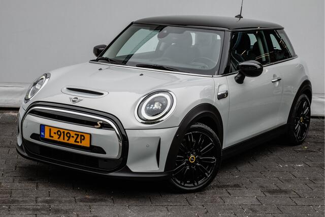 Mini Electric Mini Classic 33 kWh Full map navigatie/ Stoelverwarming/ Sportstoelen/ Carplay/