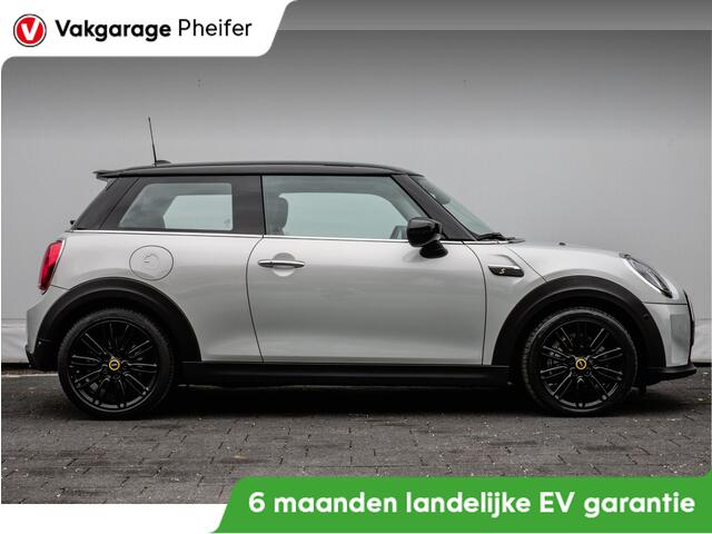 Mini Electric Mini Classic 33 kWh Full map navigatie/ Stoelverwarming/ Sportstoelen/ Carplay/